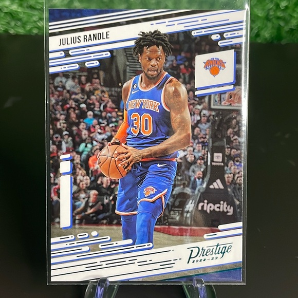 Panini Lot of 10 NEW YORK KNICKS Basketball 🏀 Trading Cards - Picture 1 of 10